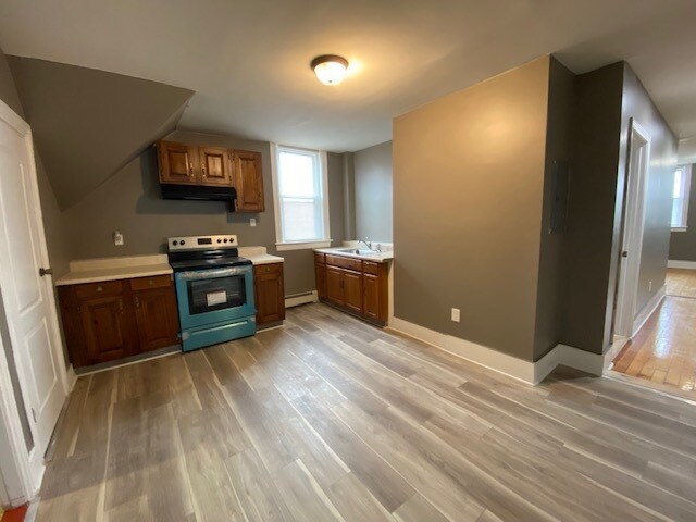 Primary Photo - 61 Cypress St