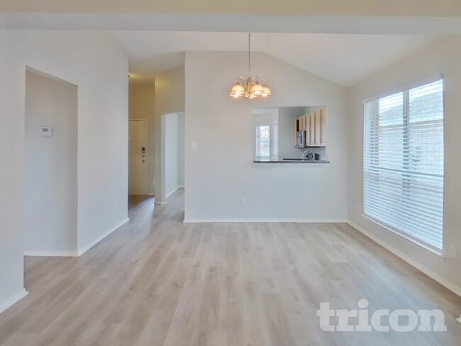 Foto del edificio - 10221 Dallam Ln