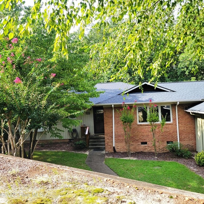 Building Photo - 25 Garden Villa Dr