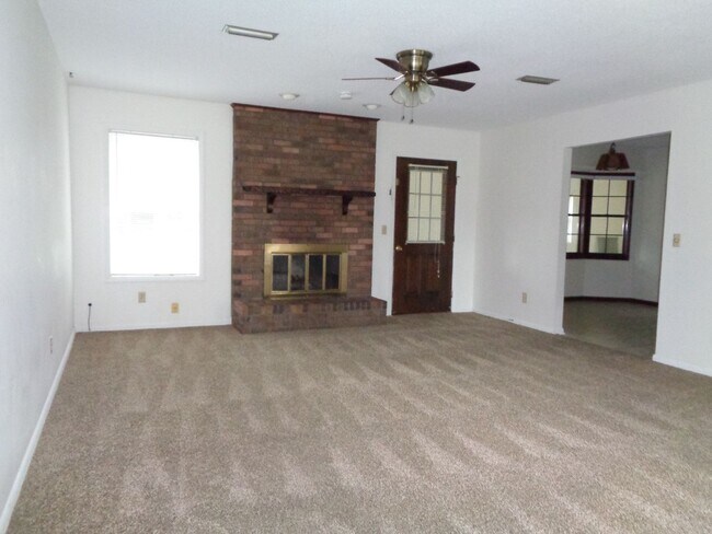 Building Photo - Regency Heights