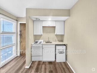 Building Photo - 634 E 23rd Ave