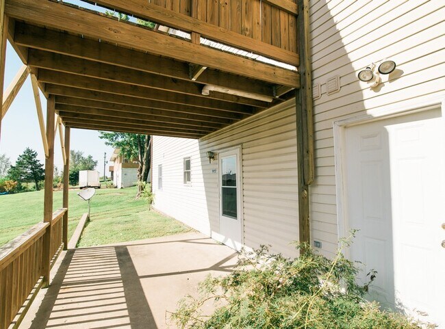 Building Photo - 905 Scott Station Rd