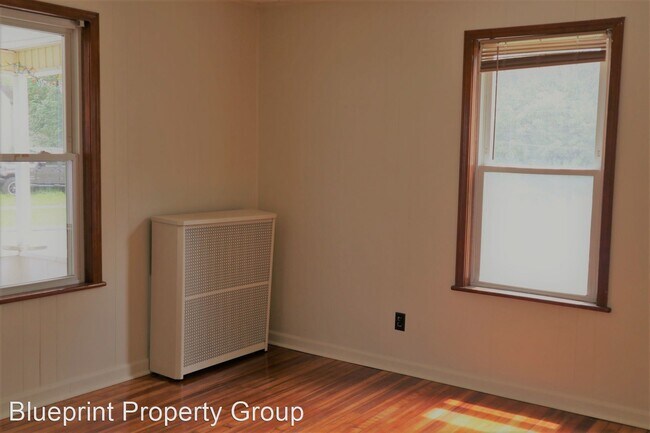 Building Photo - 3 br, 1 bath House - 17 Parker Street