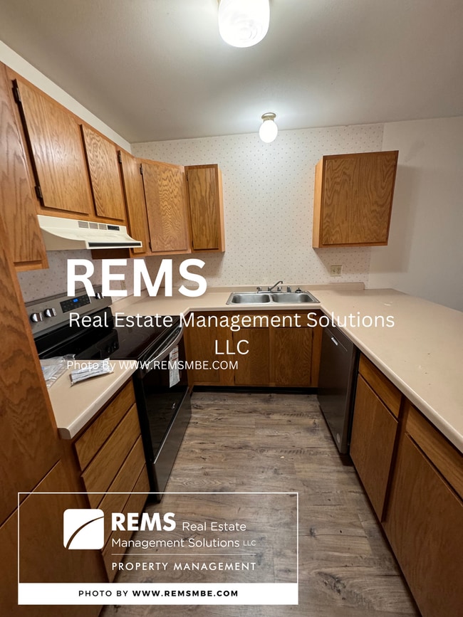 Building Photo - 503 7th St