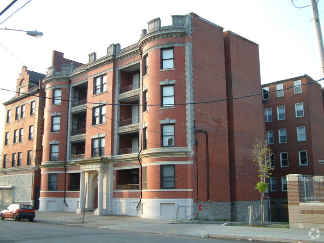 Building Photo - Rockdale Manor