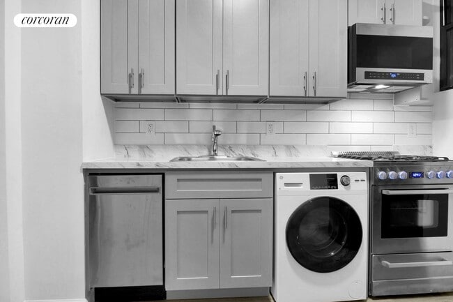 Building Photo - 350 E 89th St