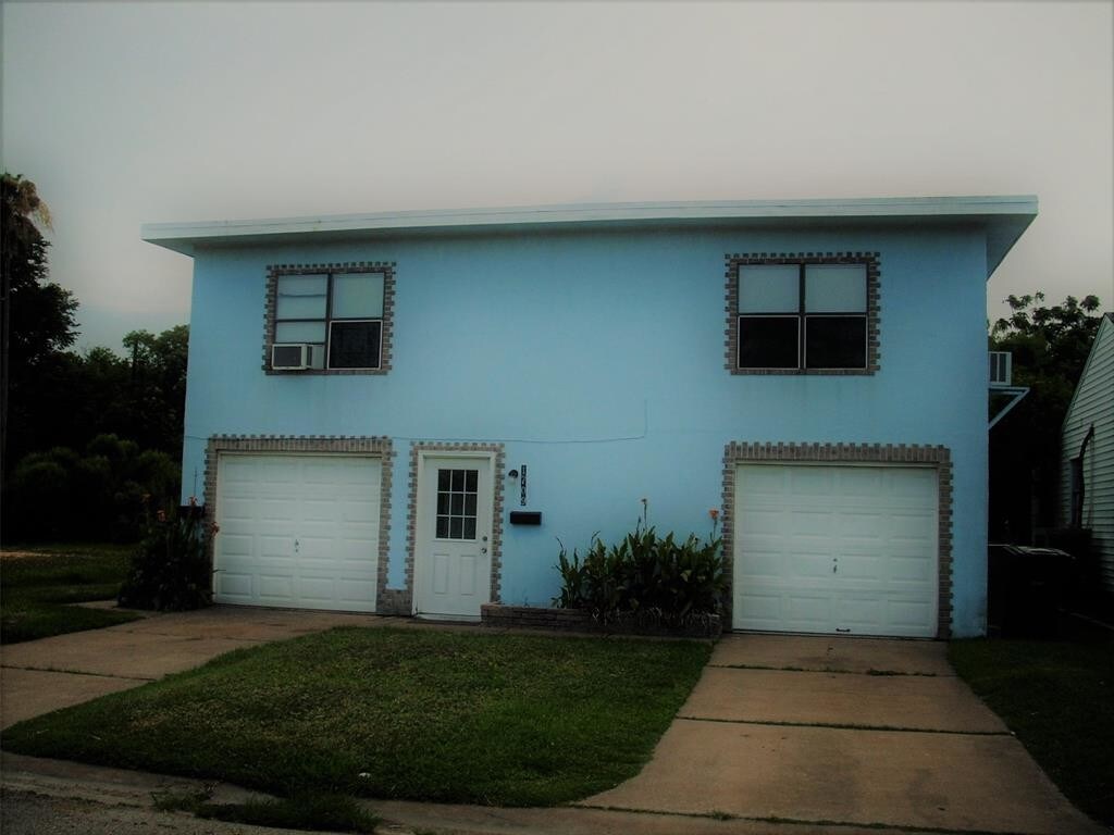 1711 Bayou Homes Dr, Galveston, TX 77551 Townhome Rentals in Galveston TX