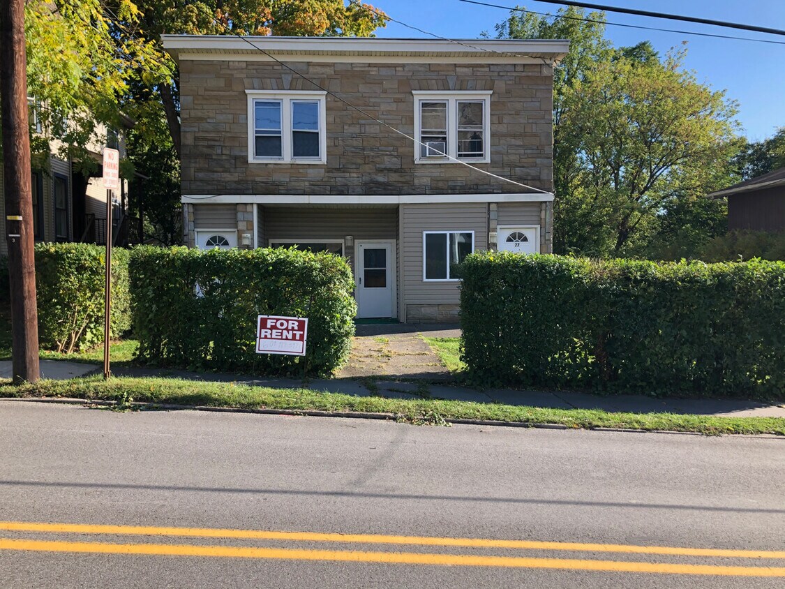 81 Ridgeway St, East Stroudsburg, PA 18301 Apartments in East