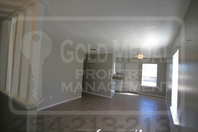 Foto del edificio - 2302 Hunt Dr