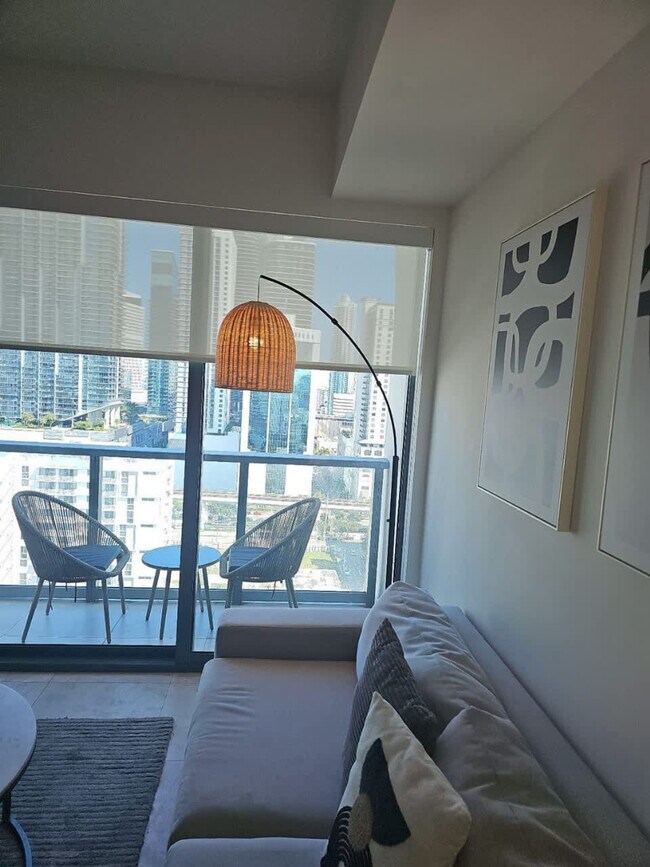 Foto del edificio - 239 SW 9th St