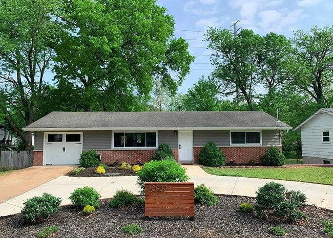 Building Photo - 10933 Big Bend Rd