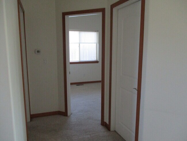 Foto del edificio - Spacious east side home