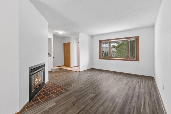 Building Photo - 232 3rd Ave NE