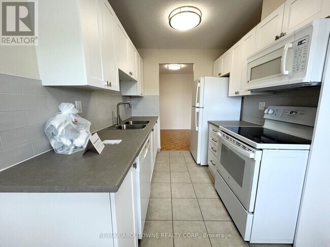 Photo du bâtiment - 16 Cedarwoods Crescent
