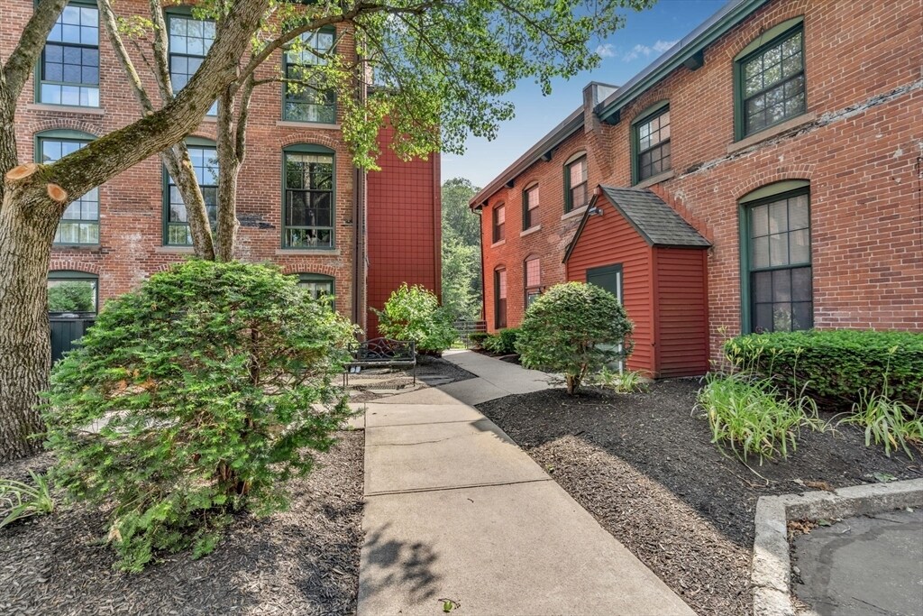 Foto principal - 14 Sanford St