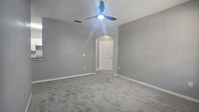 Foto del edificio - 819 Grand Regency Pointe