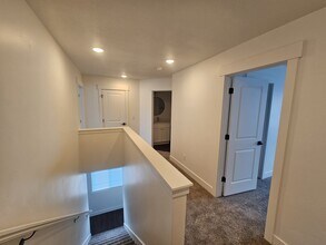 Building Photo - 717 N 160 E