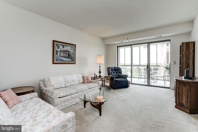 Foto del edificio - 3210 N Leisure World Blvd
