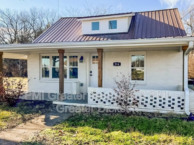 Primary Photo - 216 Miller St