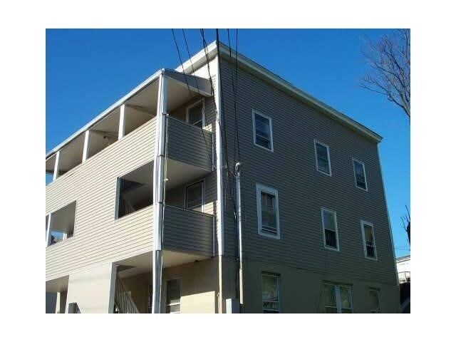 Primary Photo - 126 Spruce St