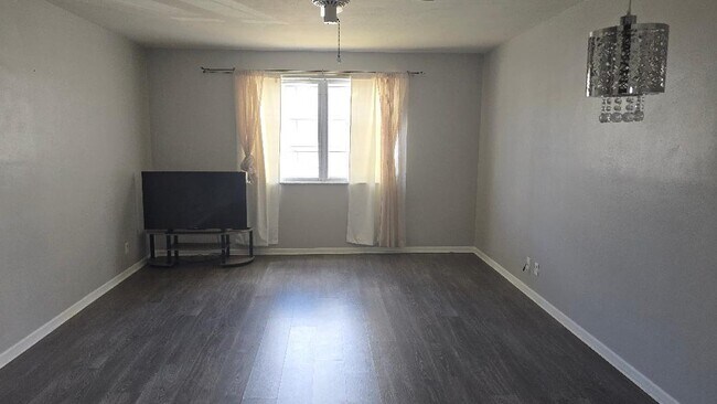 Foto del edificio - 1821 NE 62nd St