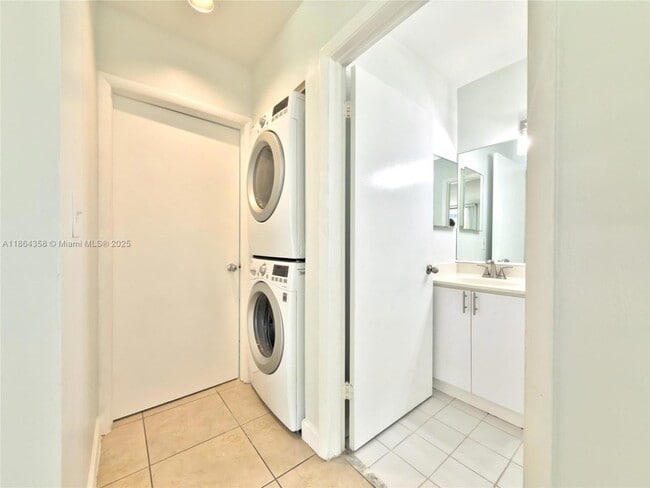 Foto del edificio - 3300 NE 192 St