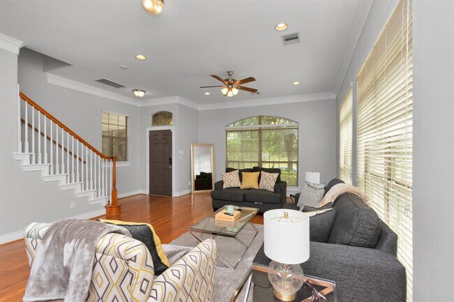 Foto del edificio - 9038 Lakes at 610 Dr