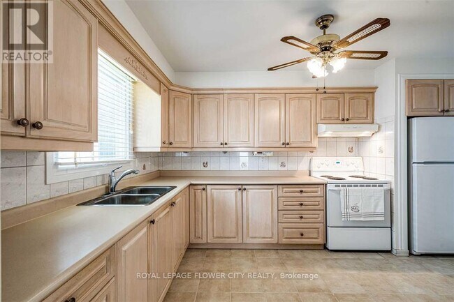 Building Photo - 6 Reynier Dr