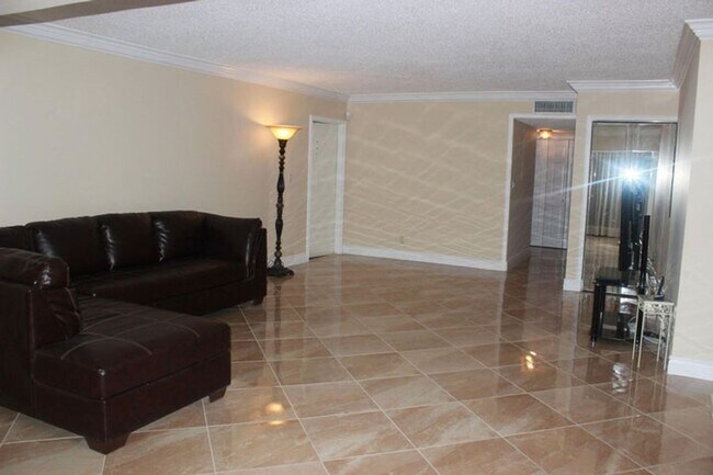 Building Photo - 6494 Pumpkin Seed Circle 101, Boca Raton, ...