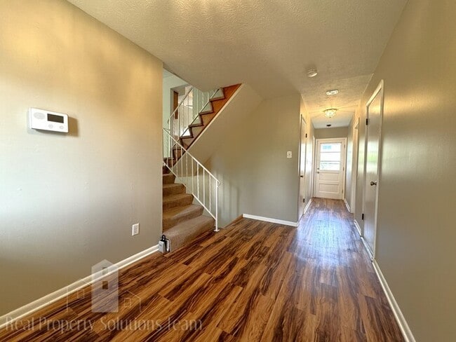 Foto del edificio - 4 bedroom, 2 bath home now available!