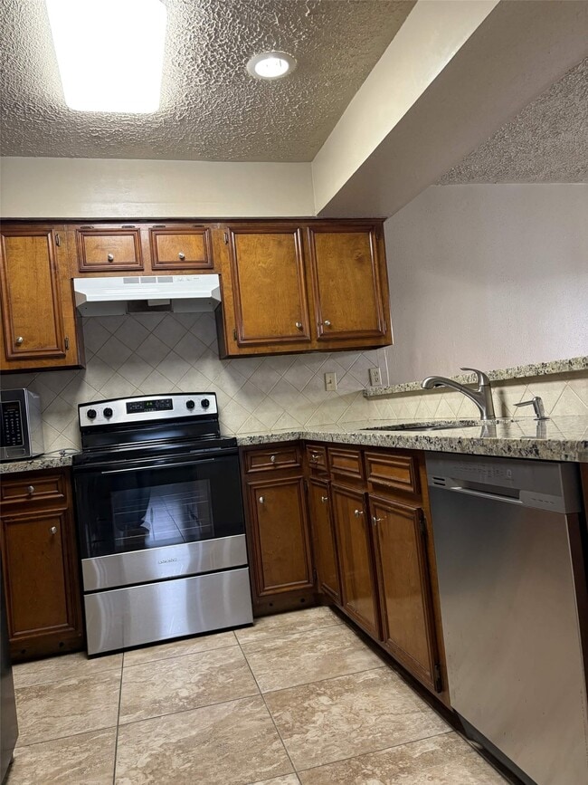 Building Photo - 9711 Pine Pass Dr