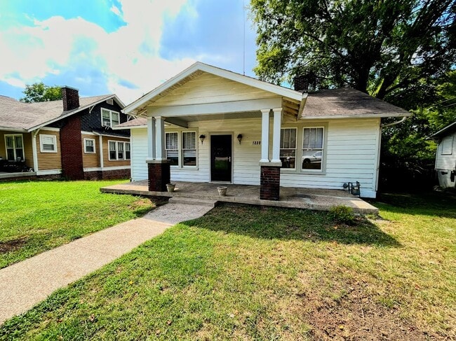 Foto del edificio - 1336 Pennock Ave