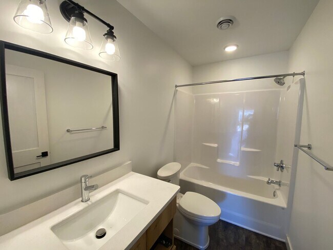 Building Photo - AVAILABLE JUNE - New Construction 3 Bed, 2 Bath Home....Perfect Location!