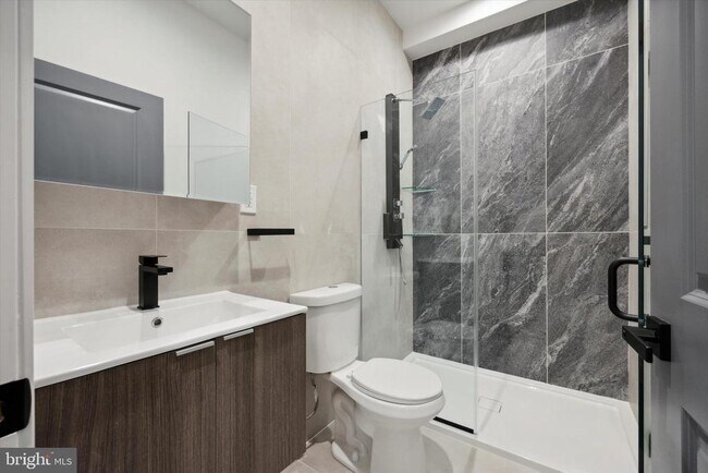 Foto del edificio - 2356 N Front St