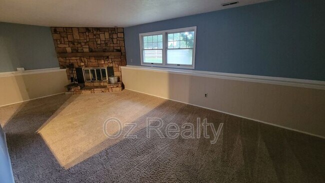 Building Photo - 3842 Farmbrook Dr