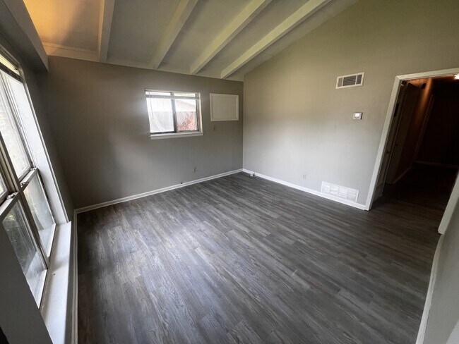 Building Photo - 4523 Lawrence Rd