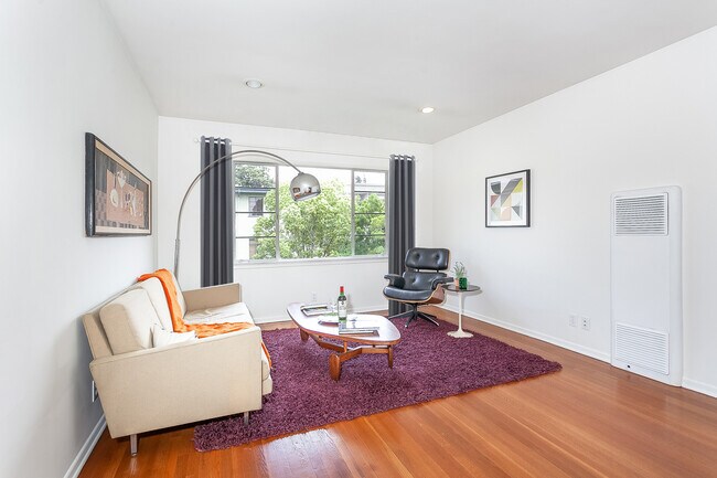 Building Photo - 1518 E Wilson Ave