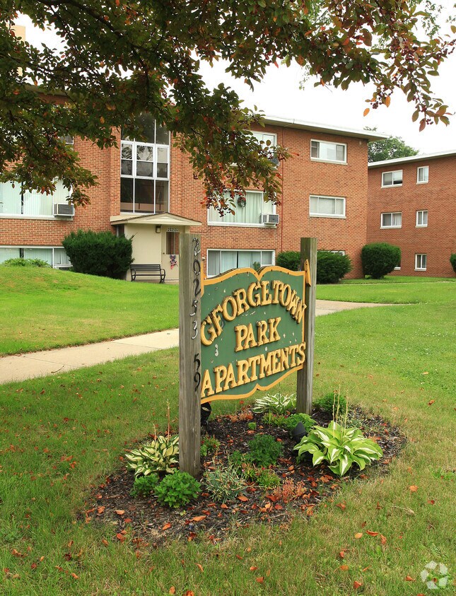 Foto del edificio - The Fairview Park Apartments