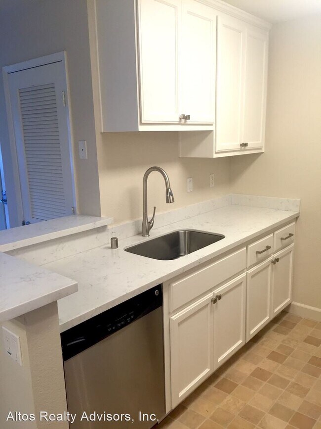 Building Photo - 1 br, 1 bath House - 2700 Somerset Park Ci...