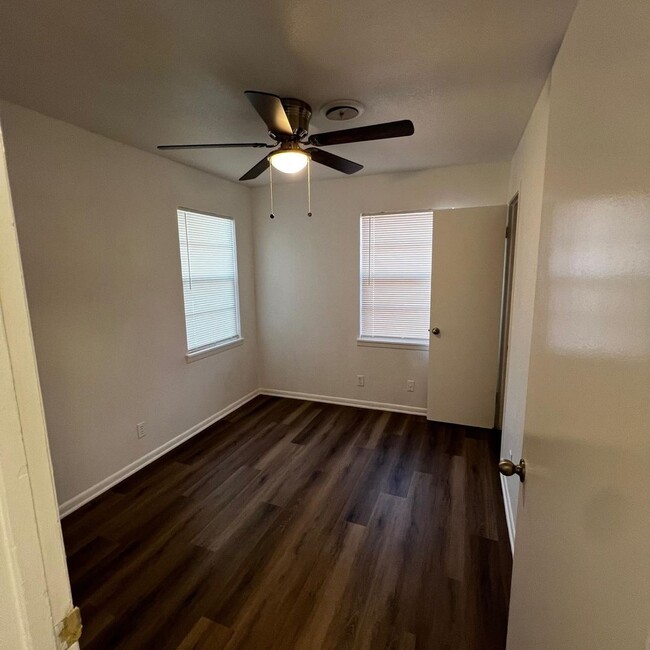 Building Photo - 3200 Zephyr Rd