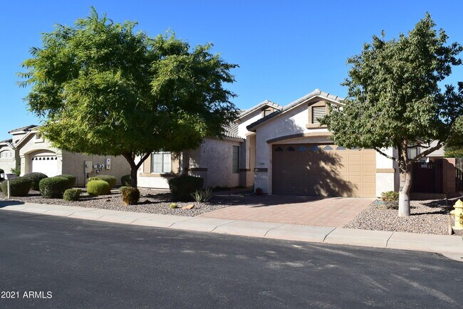 Building Photo - 18250 W Stinson Dr