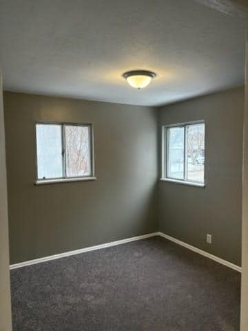 Building Photo - 521 SE Greystone Ave