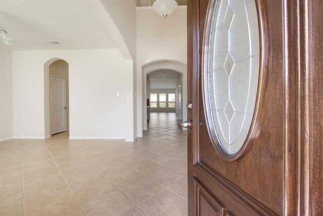 Building Photo - 24922 Clover Ranch Dr