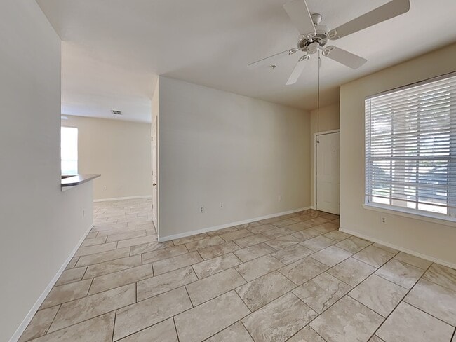 Building Photo - 832 Grand Regency Pointe