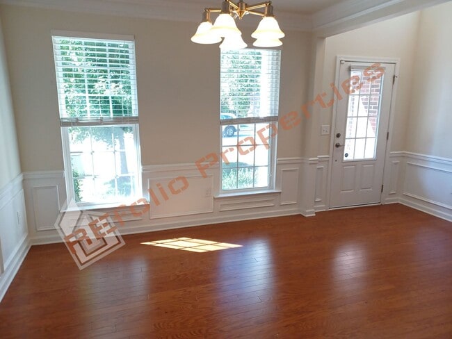 Building Photo - Elegant 4 bedroom Home w/ 1st Floor Office...