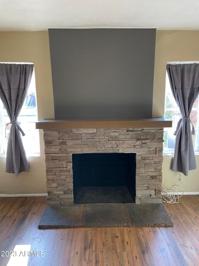 Building Photo - 1622 W Lynwood St