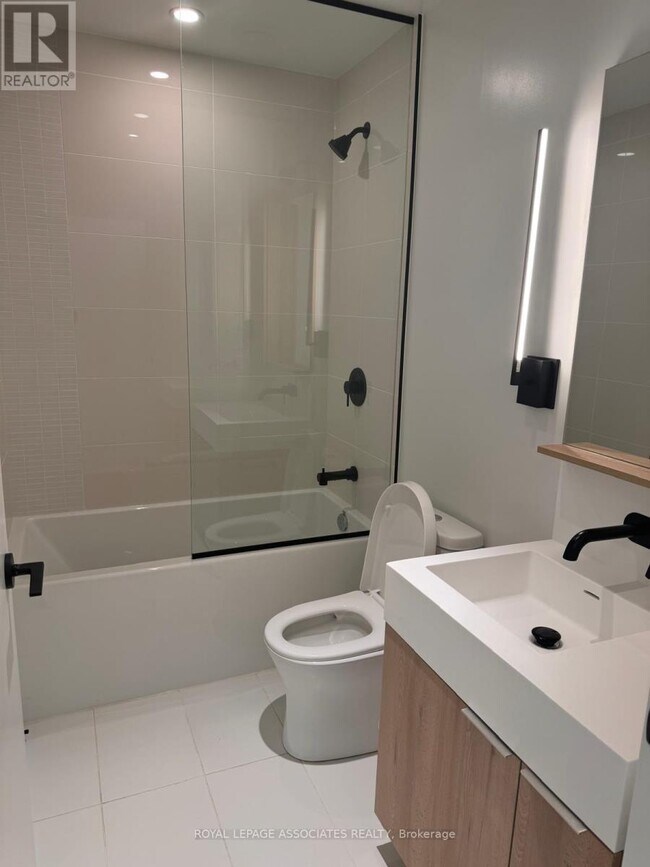 Building Photo - 127 Broadway Ave