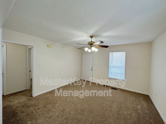 Building Photo - 113 Cliffdale Rd