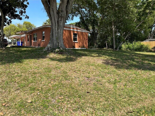 Building Photo - 1615 Stevenson Dr