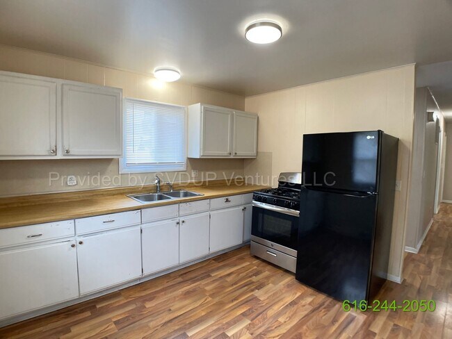 Foto del edificio - 3 Bedroom 1 Bathroom By Huff Park!!